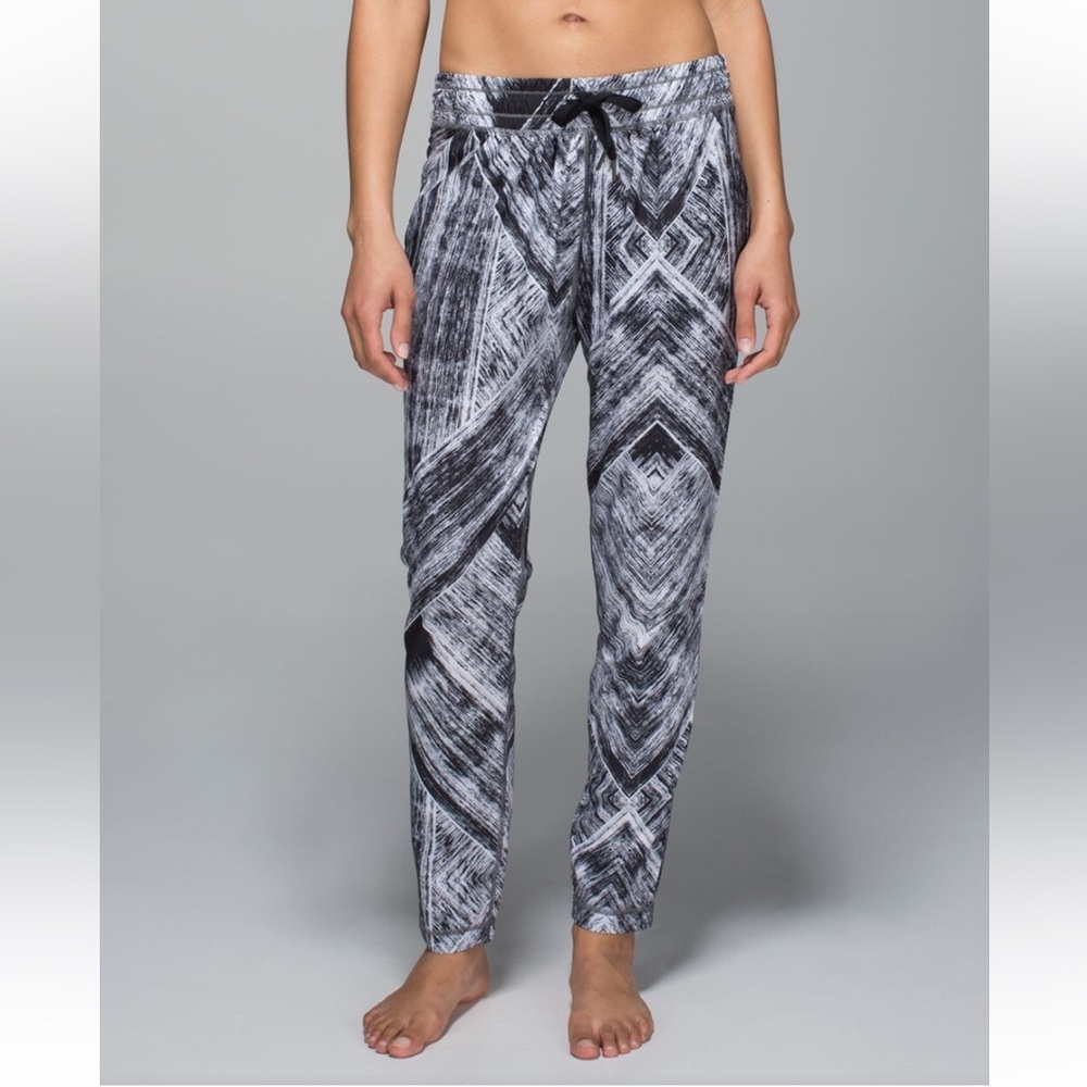 lululemon athletica Black & Gray Patterned Joggers